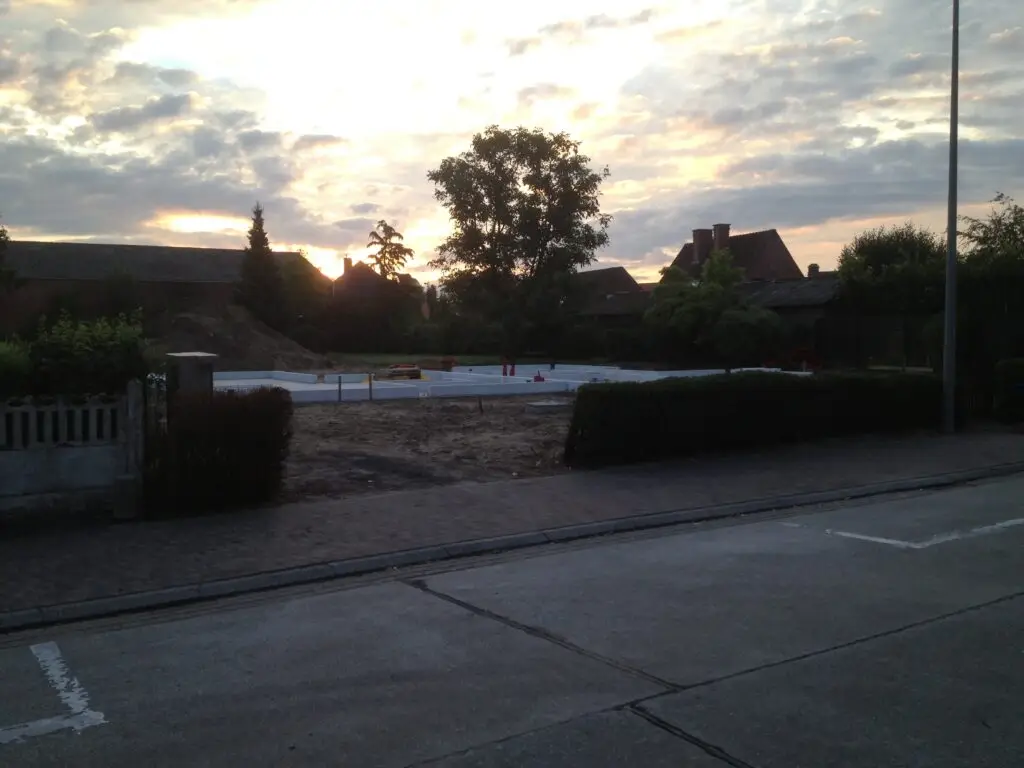 Fundering tijdens de bouw van de twee woningen in Zulte