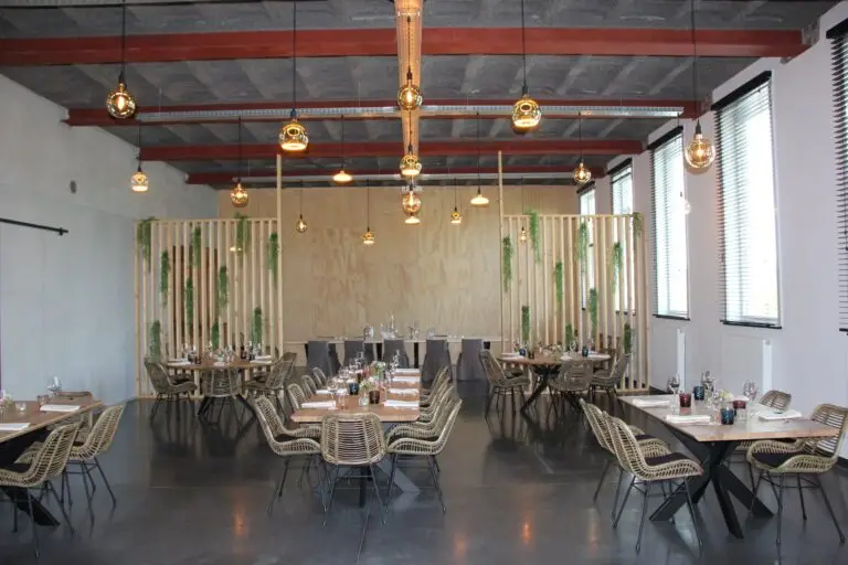 Feestzaal van restaurant de kring na renovatiewerken van BJ Concept