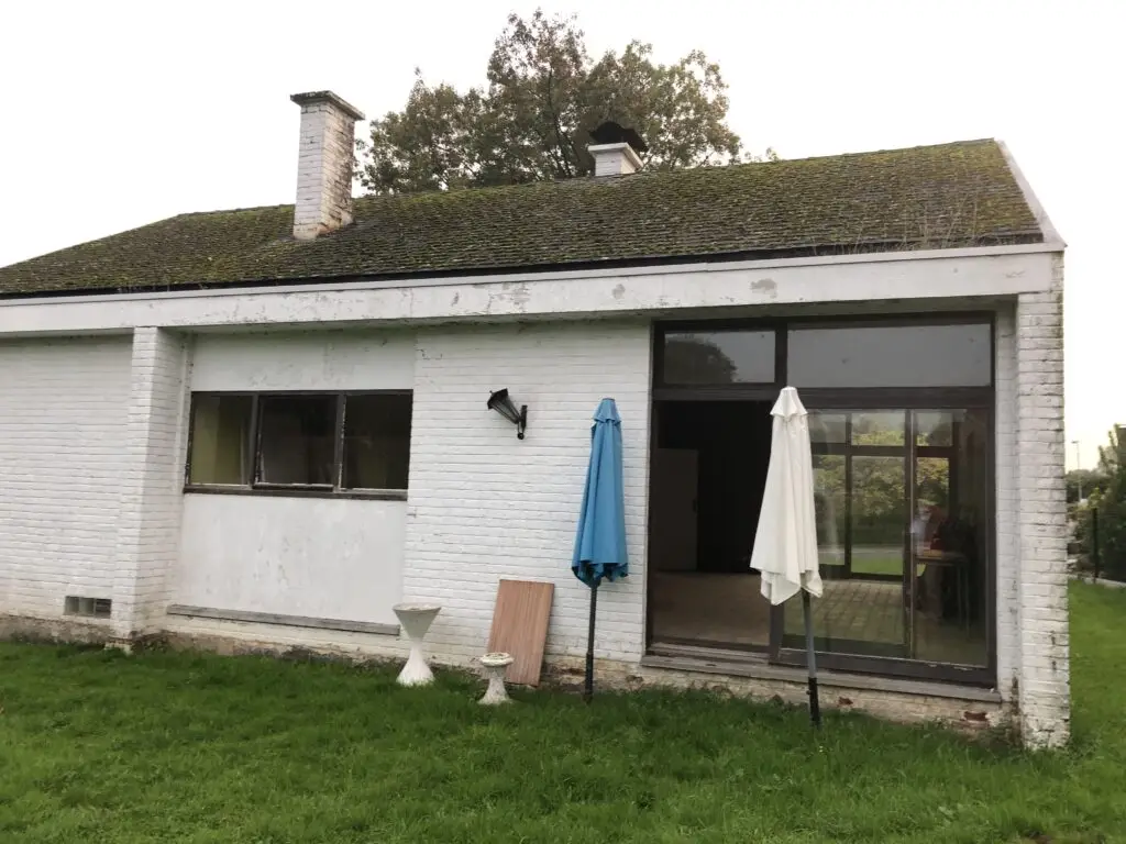 Bestaande woning in Sint-Pieters-Leeuw vóór de toevoeging van een extra verdieping
