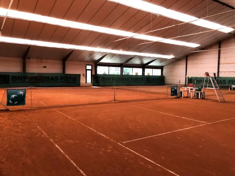 Connectie tennishal met clubhuis. BJ_Concept